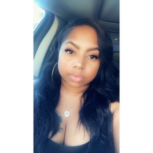 Meet your Posher, Whitney